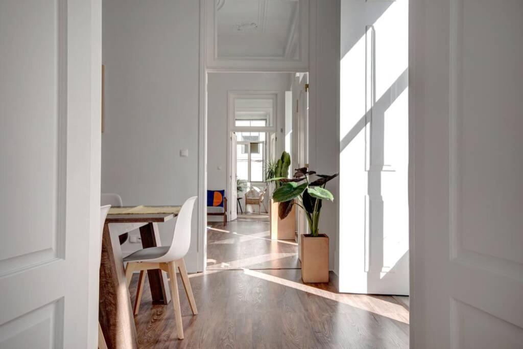 Unique Sao Bento Apartment Ideal For A Group Lissabon Buitenkant foto