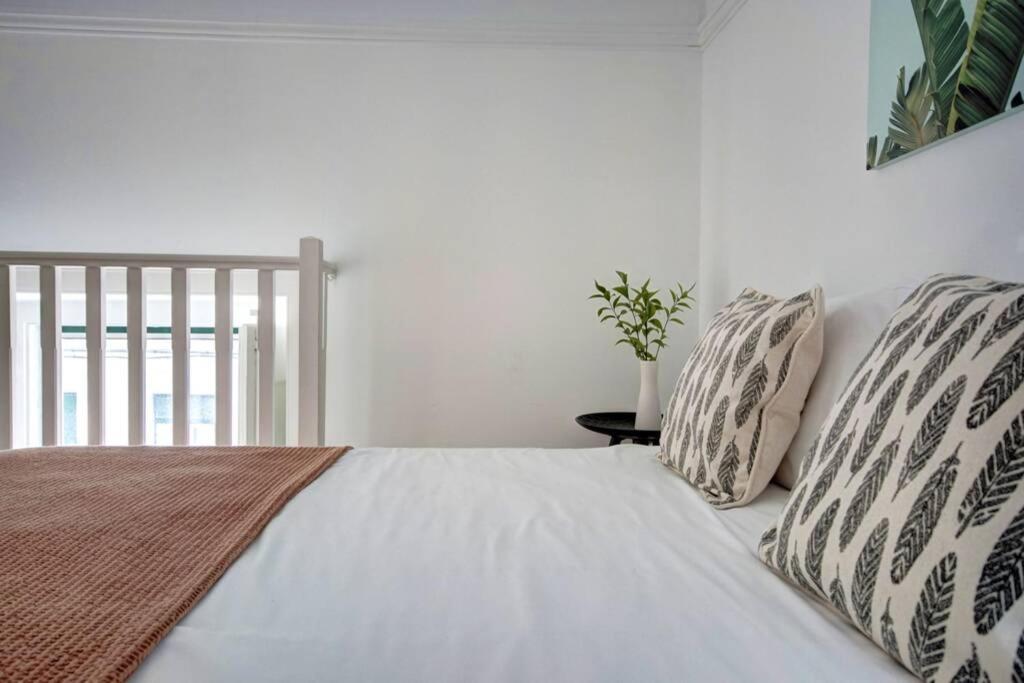 Unique Sao Bento Apartment Ideal For A Group Lissabon Buitenkant foto