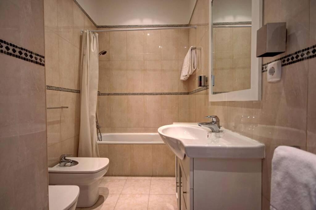 Unique Sao Bento Apartment Ideal For A Group Lissabon Buitenkant foto