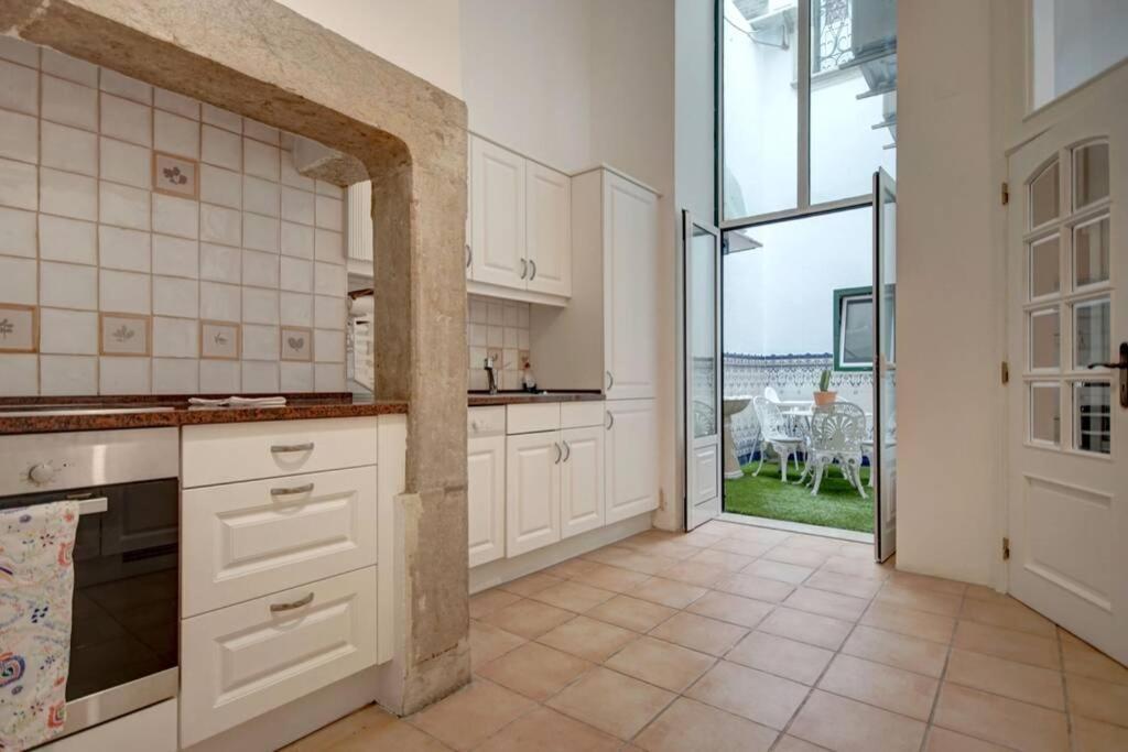 Unique Sao Bento Apartment Ideal For A Group Lissabon Buitenkant foto